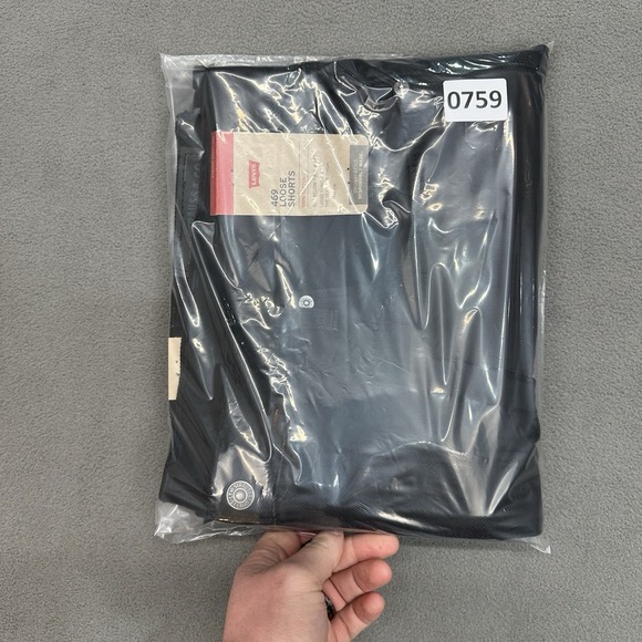 Levi's 469 Loose Fit Black Denim 12" Shorts Men‎ 42 Skater Streetwear Baggy New - Picture 12 of 12